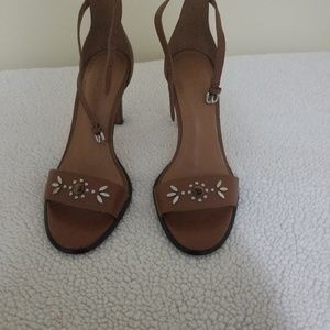 New coach women brown sandals.Its a beauty in pers